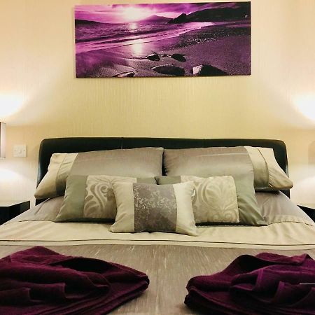 Azim And Suzi'S City Centre Apartment Inverness Bagian luar foto