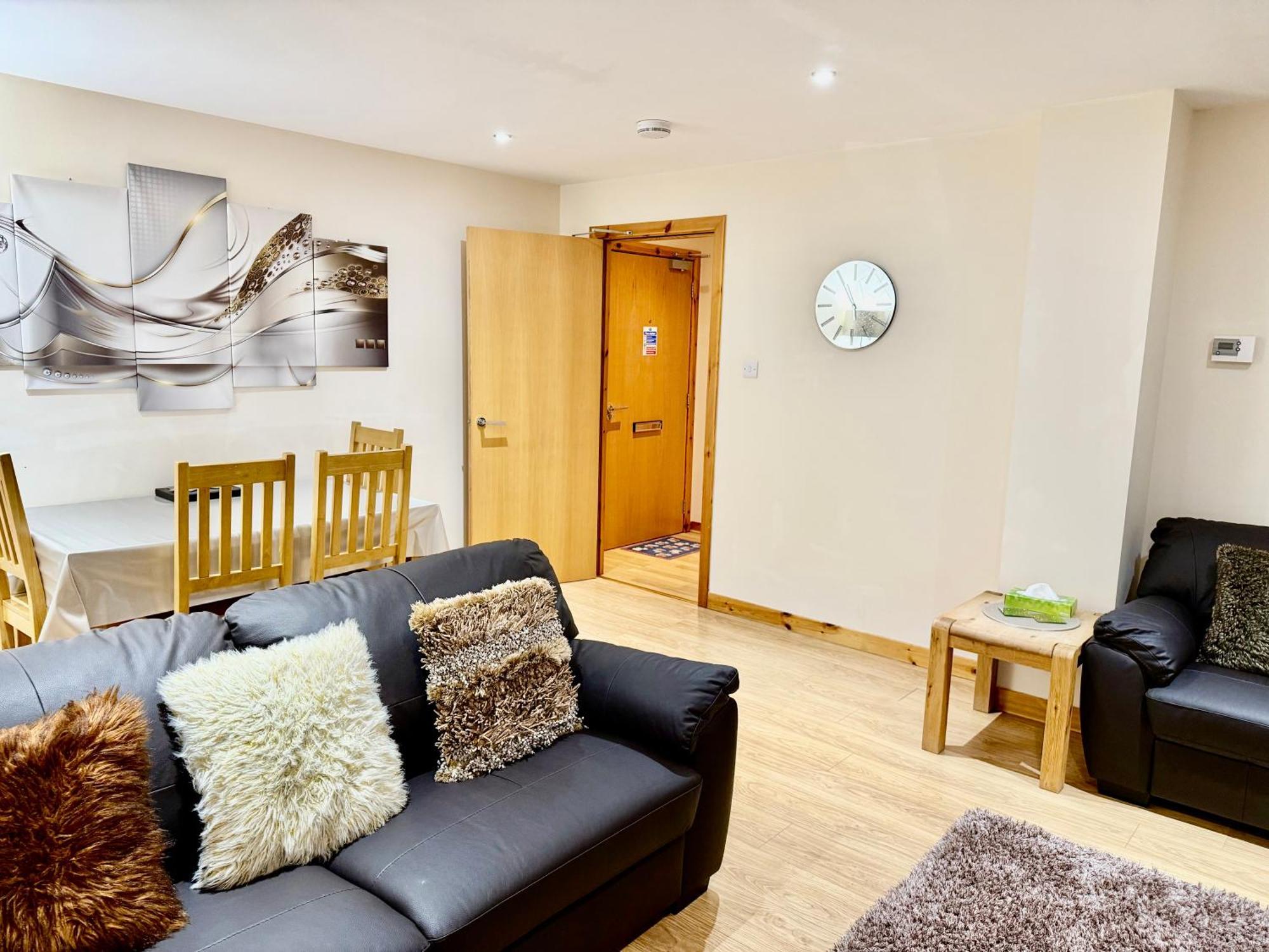 Azim And Suzi'S City Centre Apartment Inverness Bagian luar foto