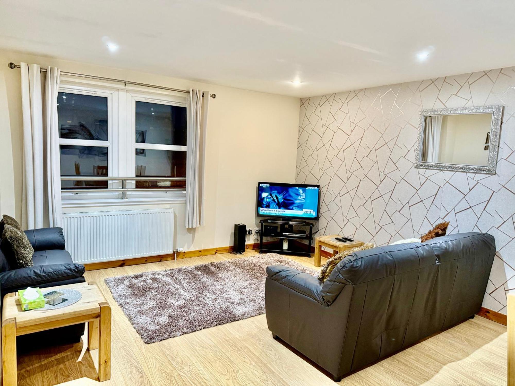 Azim And Suzi'S City Centre Apartment Inverness Bagian luar foto