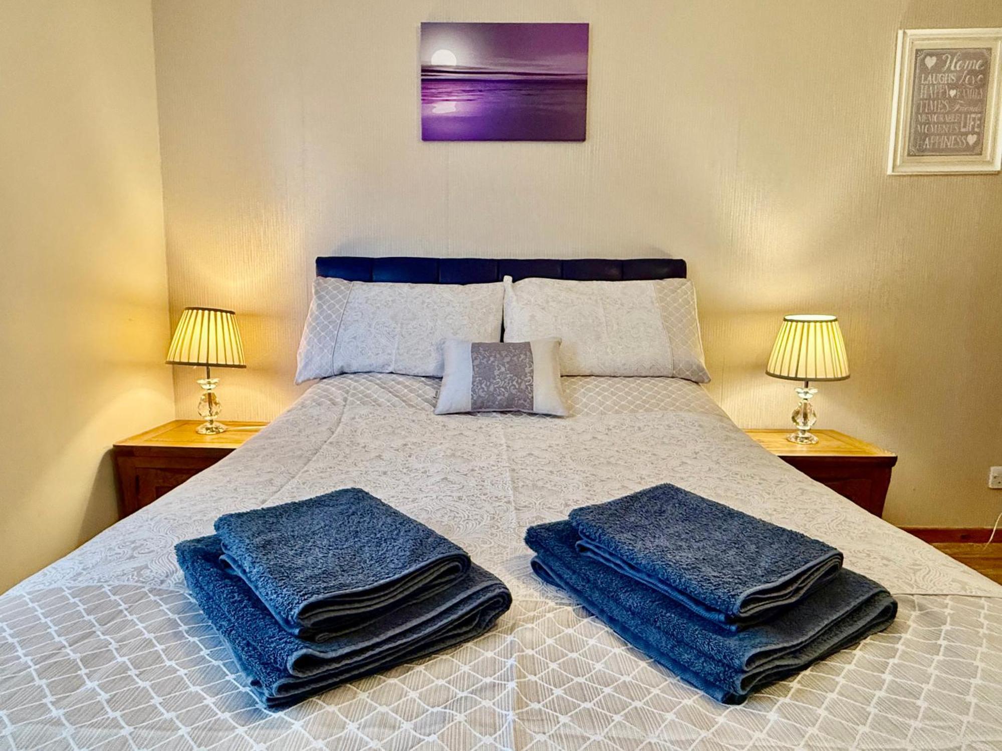Azim And Suzi'S City Centre Apartment Inverness Bagian luar foto