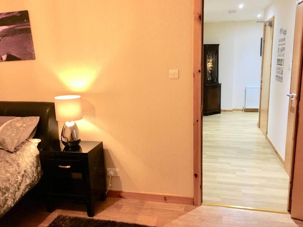 Azim And Suzi'S City Centre Apartment Inverness Bagian luar foto