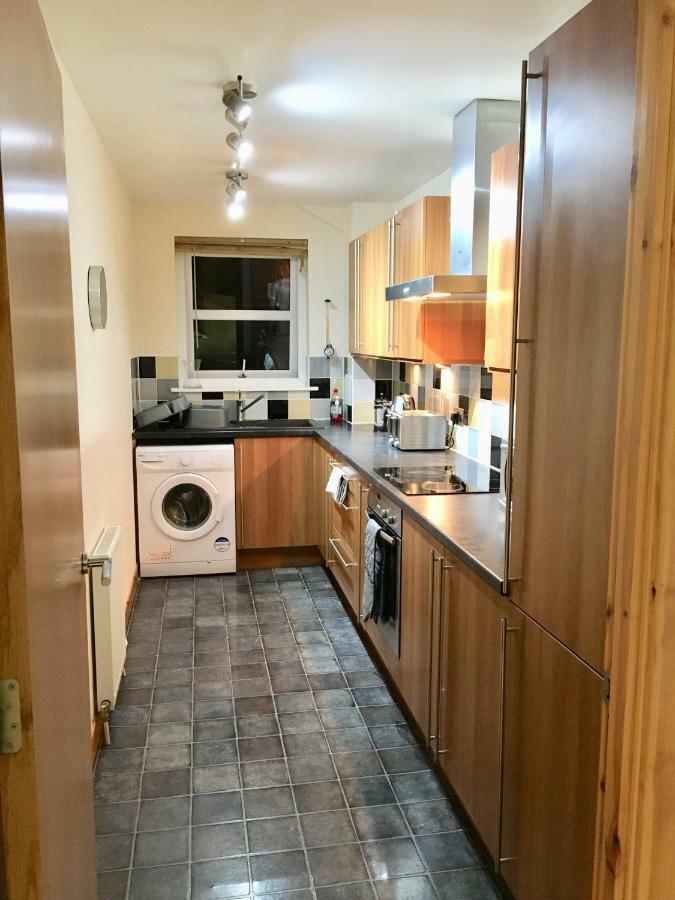 Azim And Suzi'S City Centre Apartment Inverness Bagian luar foto