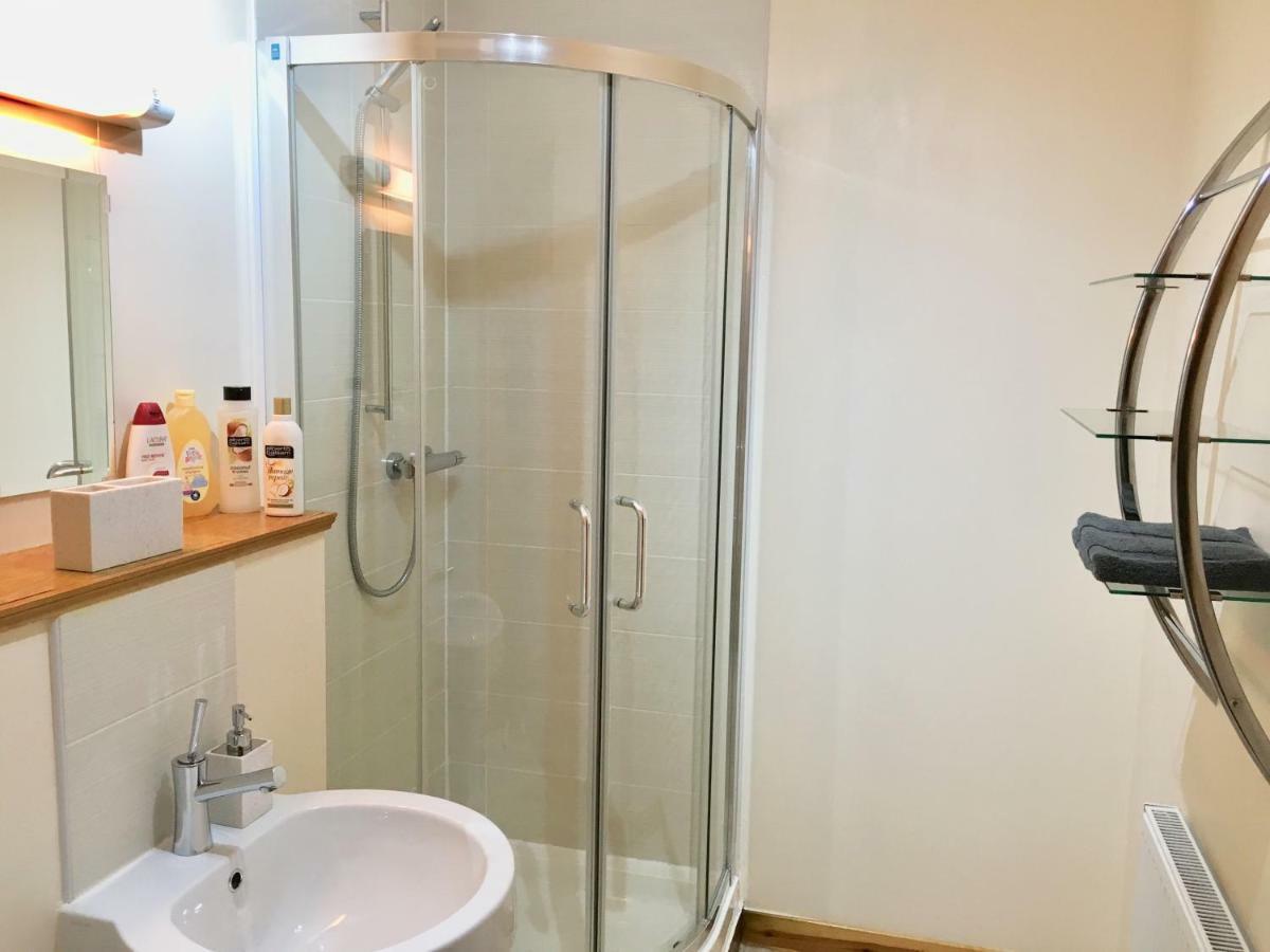 Azim And Suzi'S City Centre Apartment Inverness Bagian luar foto