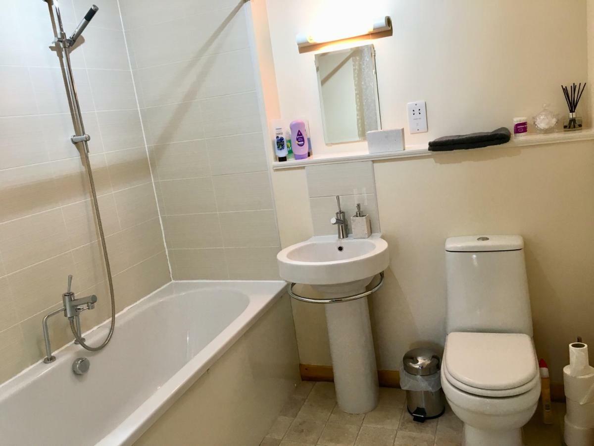 Azim And Suzi'S City Centre Apartment Inverness Bagian luar foto