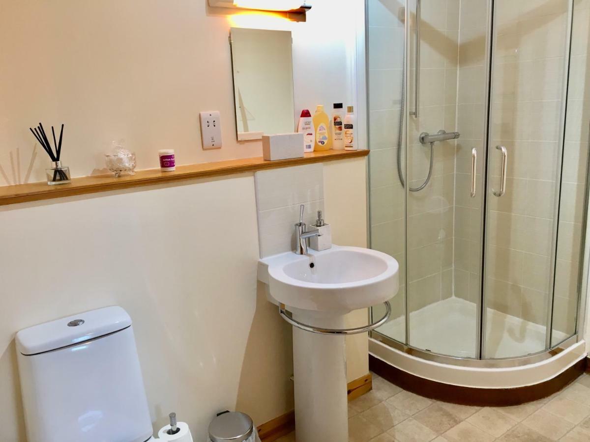 Azim And Suzi'S City Centre Apartment Inverness Bagian luar foto