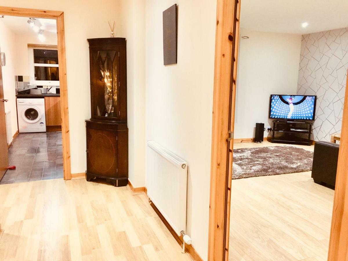 Azim And Suzi'S City Centre Apartment Inverness Bagian luar foto