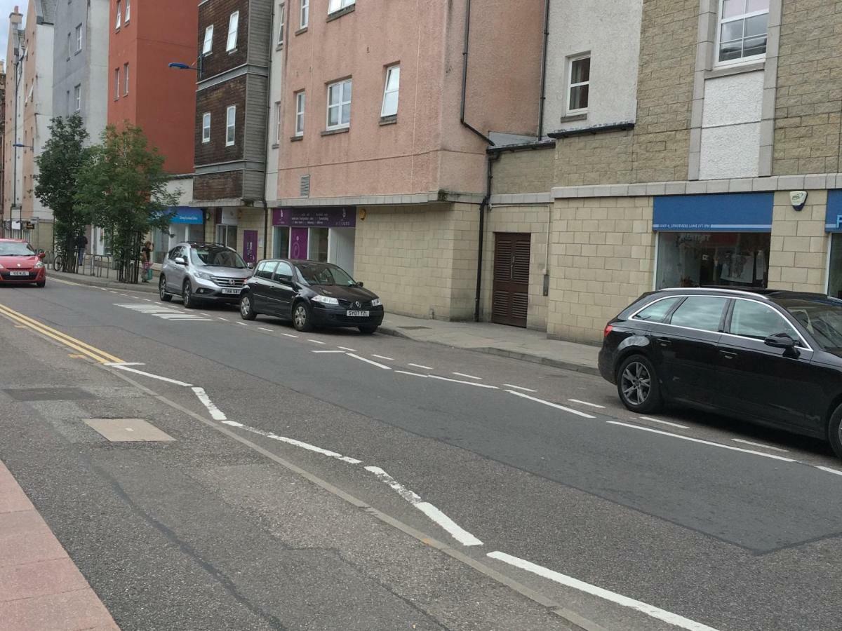 Azim And Suzi'S City Centre Apartment Inverness Bagian luar foto
