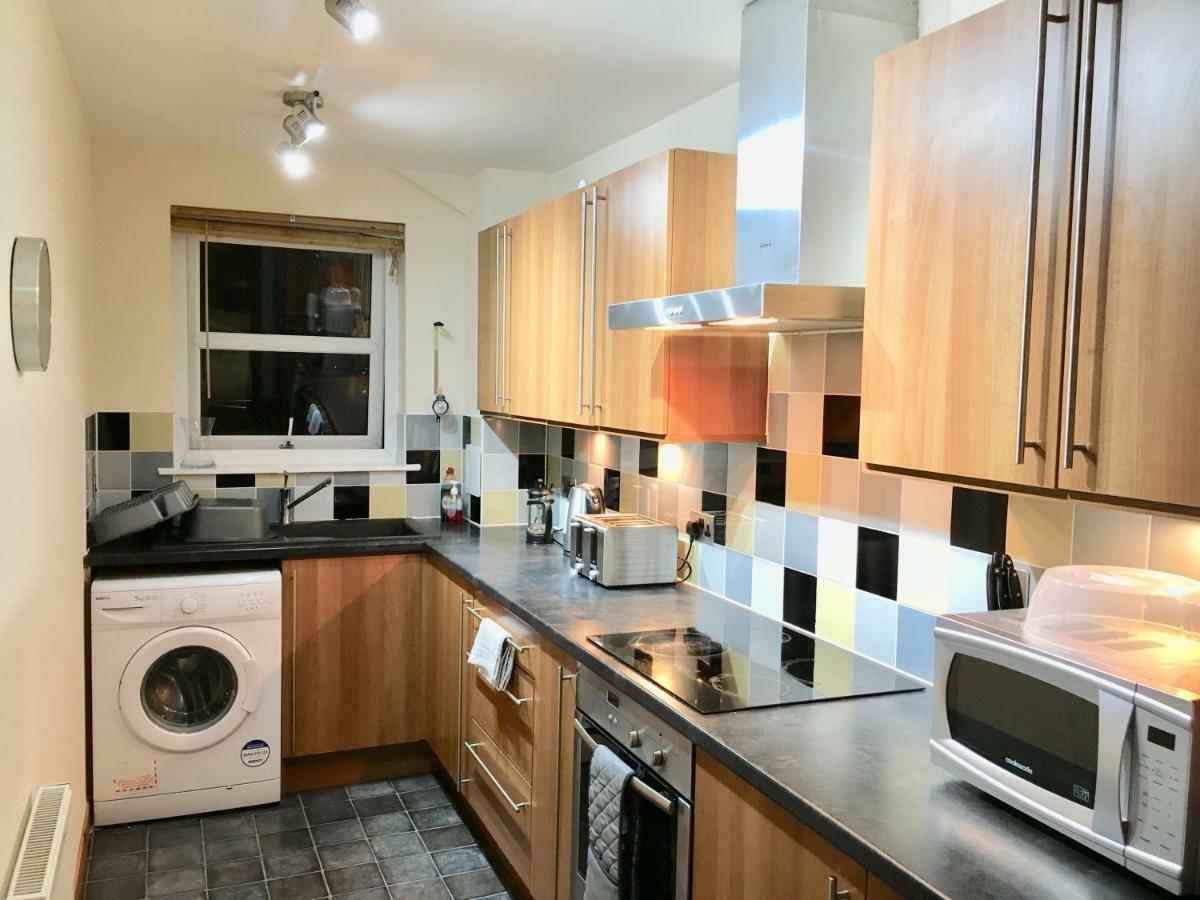Azim And Suzi'S City Centre Apartment Inverness Bagian luar foto