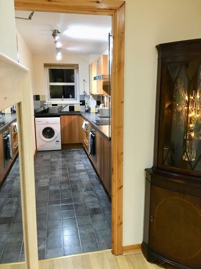 Azim And Suzi'S City Centre Apartment Inverness Bagian luar foto